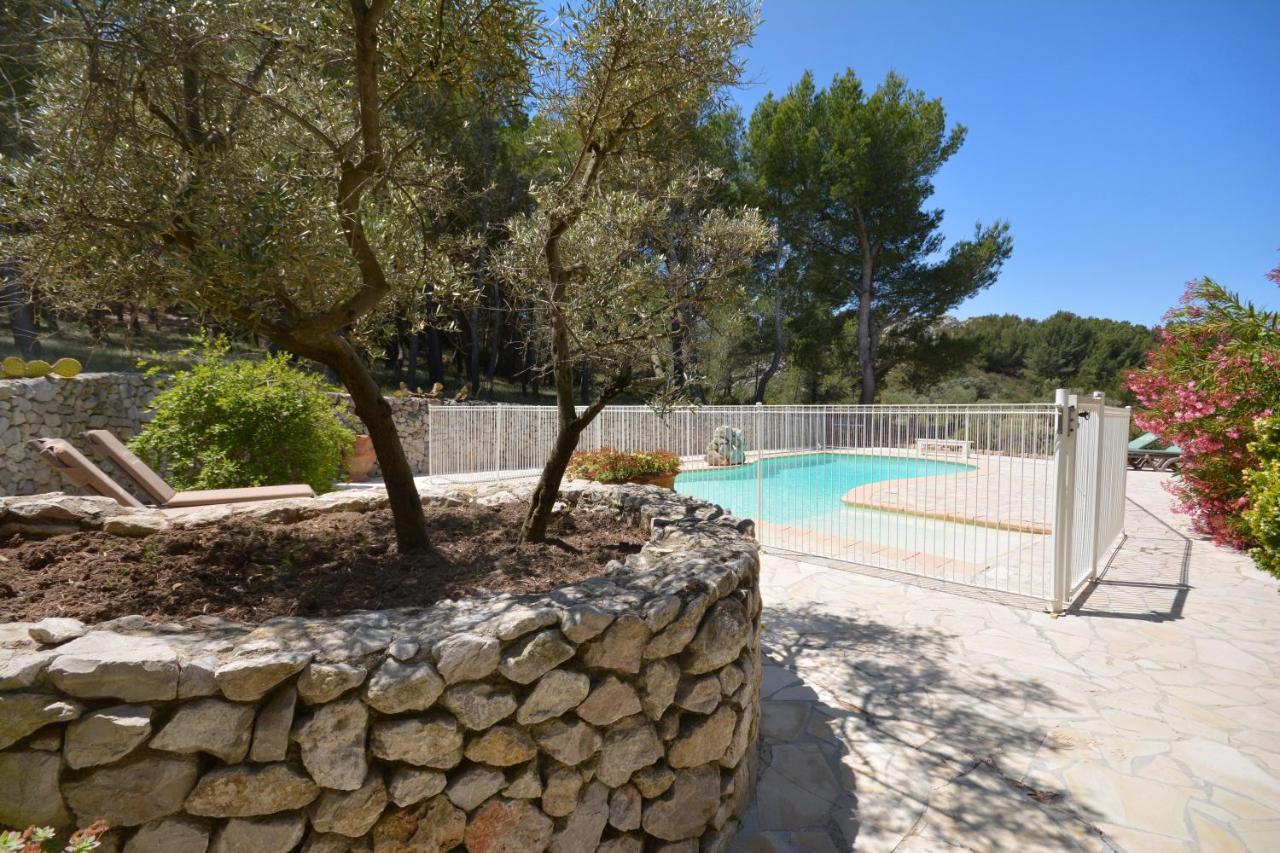 Villa Les Mazets De La Reine Pedauque Paradou Exterior foto